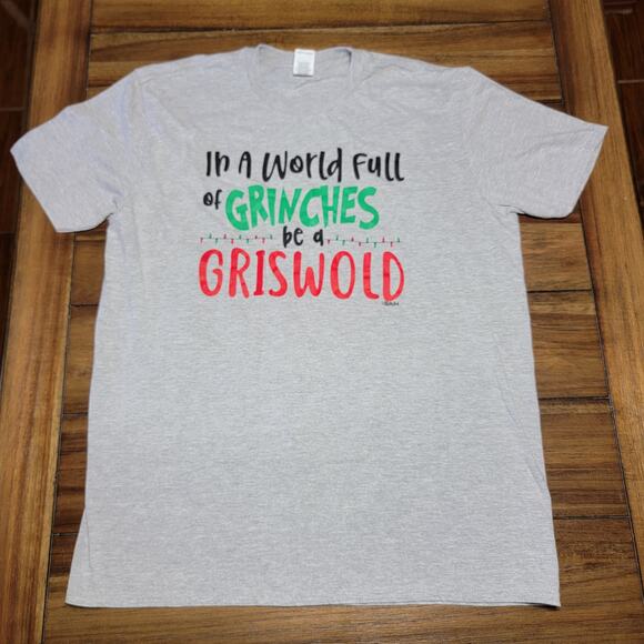 Unisex Christmas Grey Tee (Gildan) "In a World Of Grinches Be A Griswold" - XL - Picture 1 of 5